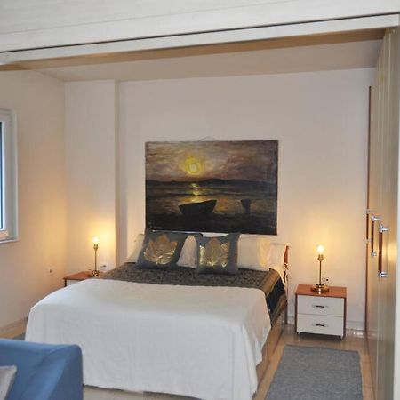 Chic City Retreat - Stylish Apartment In Bllok, Tirana Esterno foto