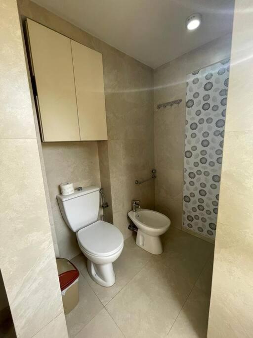 Chic City Retreat - Stylish Apartment In Bllok, Tirana Esterno foto
