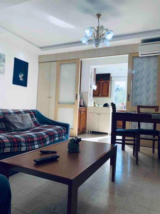Chic City Retreat - Stylish Apartment In Bllok, Tirana Esterno foto