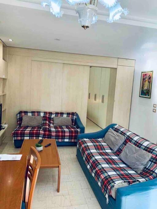 Chic City Retreat - Stylish Apartment In Bllok, Tirana Esterno foto
