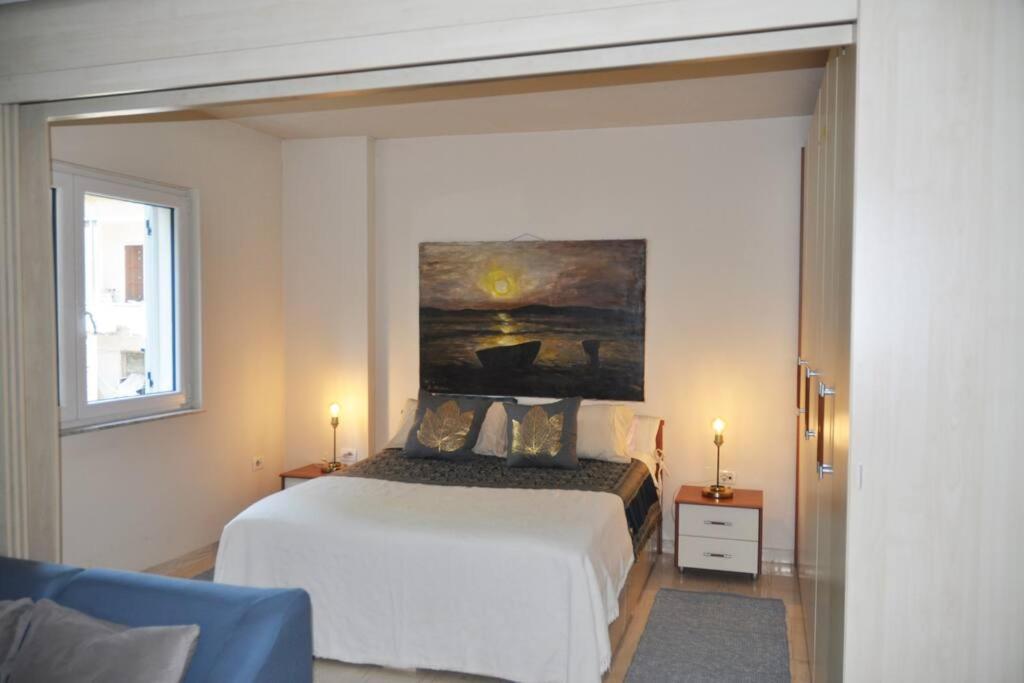 Chic City Retreat - Stylish Apartment In Bllok, Tirana Esterno foto