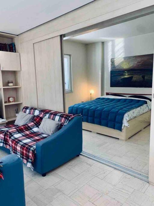 Chic City Retreat - Stylish Apartment In Bllok, Tirana Esterno foto